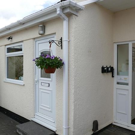 Magnolia Self Contained Suites Coalpit Heath المظهر الخارجي الصورة